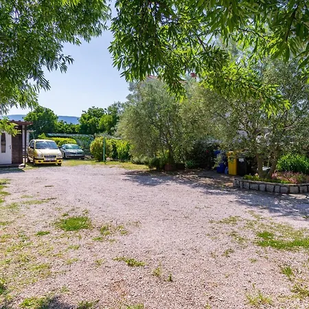 Pensiune And With Parking Space Skrbcici, Krk - 21231 Skrbčići