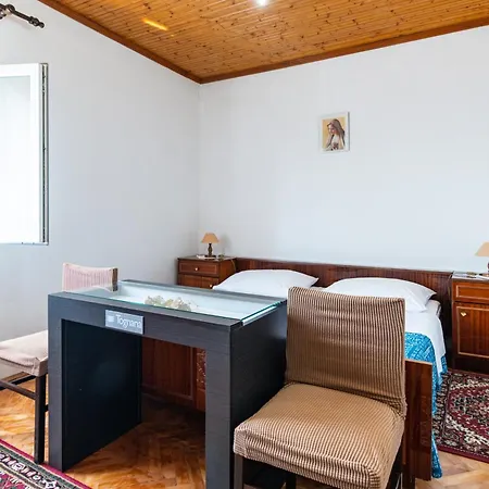 And With Parking Space Skrbcici, Krk - 21231 Guest house 3*